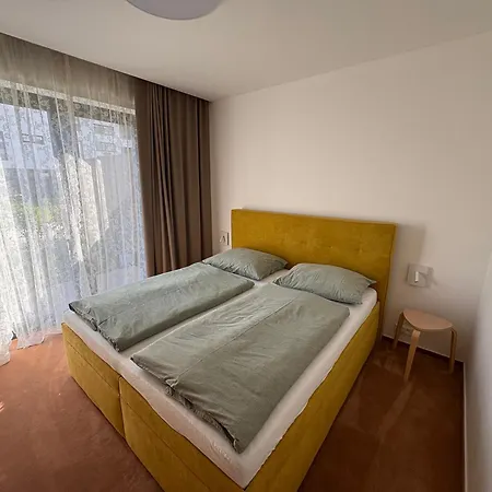 Garden Apartment *