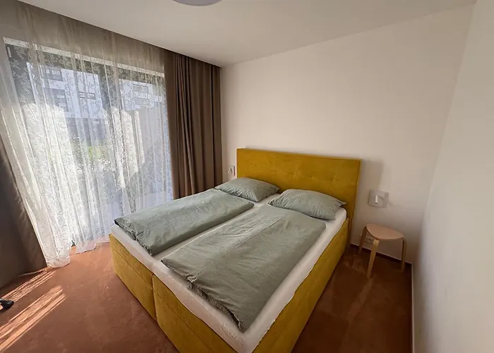 Garden Apartment *